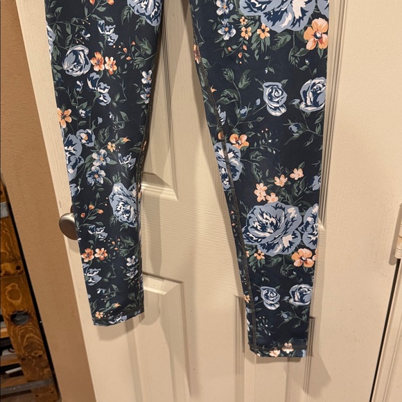 DYI Floral Ankle Length Leggings. Sz Medium - Picture 4 of 7